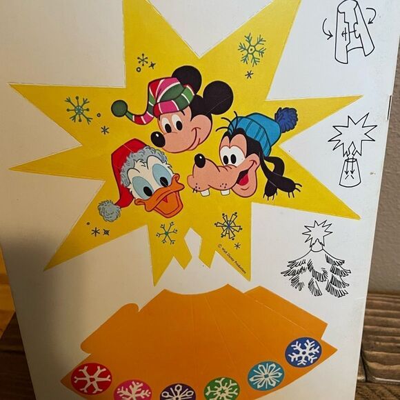 1979 Walt Disney Decorate A Christmas Tree Book - Picture 7 of 9